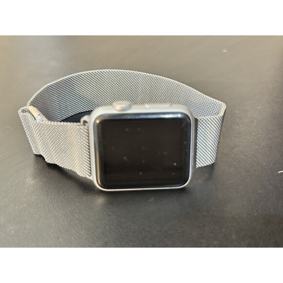 Apple Watch 1st Gen 42mm Silver Aluminum Case Unlocked - Picture 1 of 5